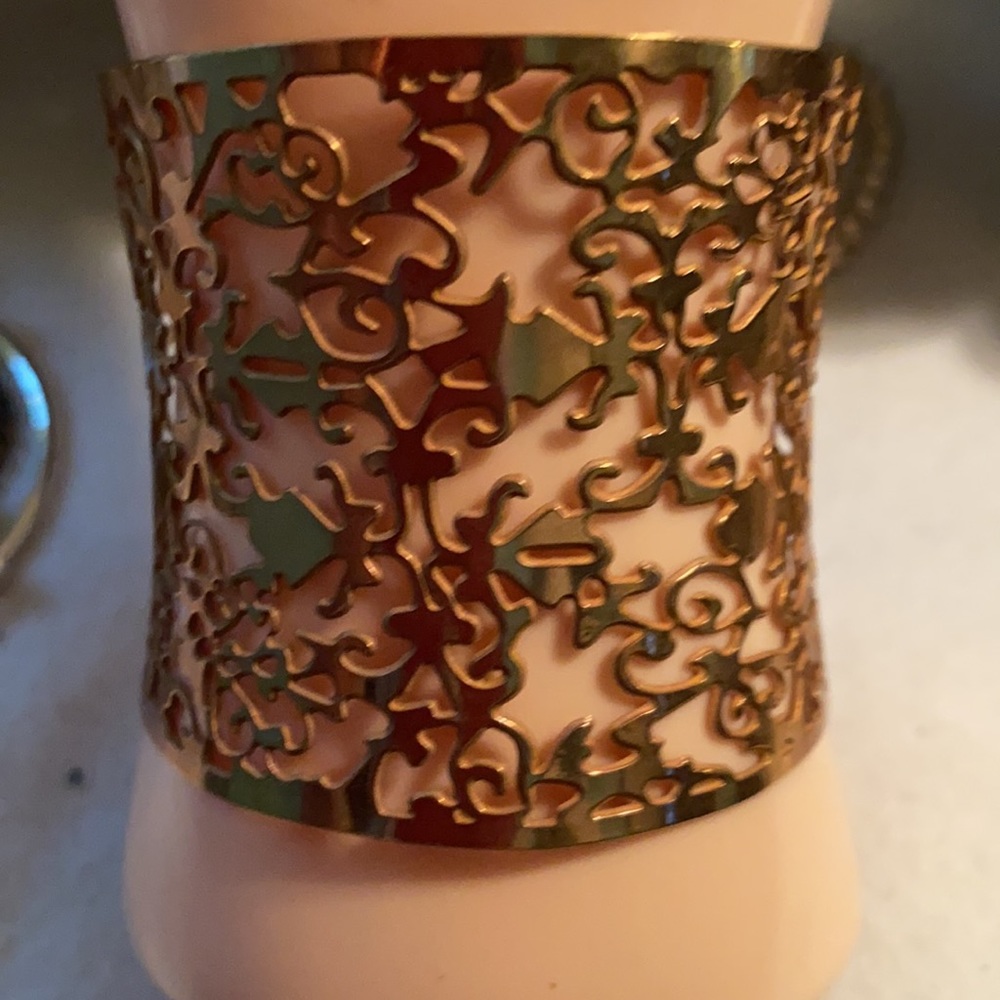 Ladies cuff adjustable gold bracelet - Picture 1 of 3